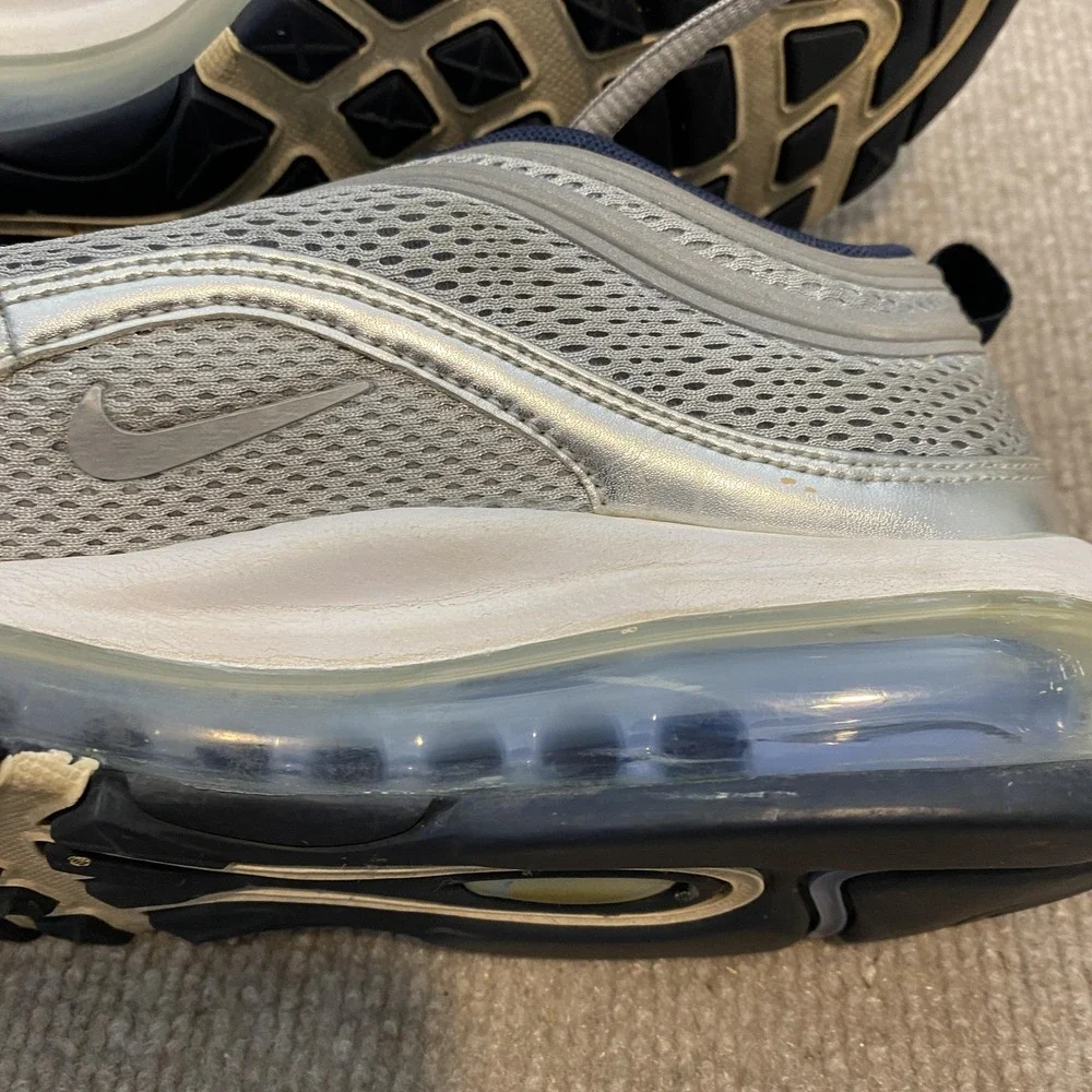 Nike Air Max 97‎ Shoes Womens Size 10 Silver Mesh Cushioned 554668-041 Sneakers